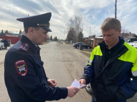 Госавтоинспекторы разъяснили жителям Сухобузимского района вопрос безопасности детей